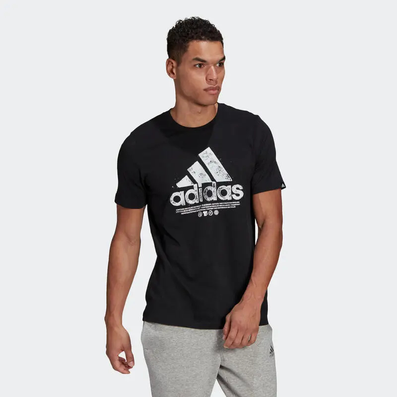 ADIDAS Camiseta Fitness Capsule Hombre Negro Manga Corta Recta Cuello Redondo Algodón 3 ADIDAS Camiseta Fitness Capsule Hombre Negro Manga Corta Recta Cuello Redondo Algodón