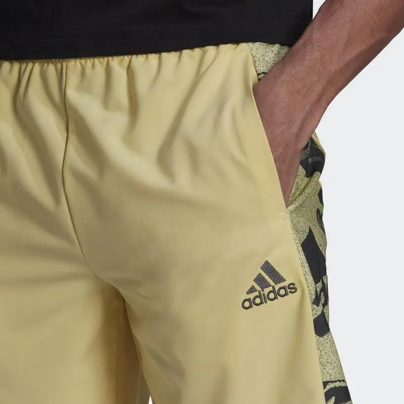 ADIDAS Pantalón Corto Essentials BrandLove Woven 7 ADIDAS Pantalón Corto Essentials BrandLove Woven - Imagen 5